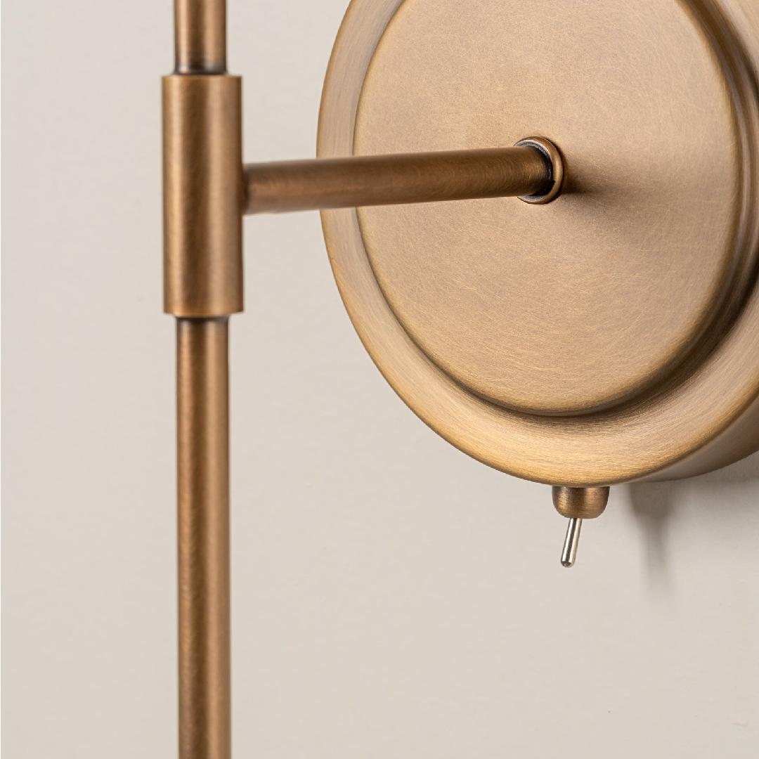 Lindi antique brass wall plate detail