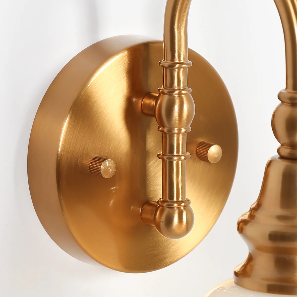 Close-up of Cassiel round backplate and armed support